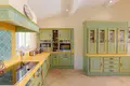 Villa de tres dormitorios 280 m² Francia, Francia