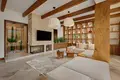 Villa de 4 dormitorios 420 m² Dobrota, Montenegro