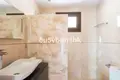 4 bedroom house 229 m² Dos Hermanas, Spain