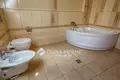 House 550 m² Godollo, Hungary