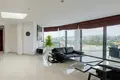 Condo 3 bedrooms 350 m² Ban Bang Thao, Thailand