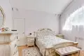 7 bedroom house 750 m² Zhukovka, Russia