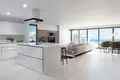 Mieszkanie 4 pokoi 190 m² Estepona, Hiszpania