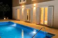 3 bedroom villa 165 m² Splitska, Croatia