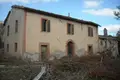 Haus 17 zimmer 400 m² Camerino, Italien