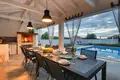 6 bedroom villa 180 m² Varvari, Croatia