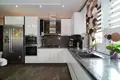 Cottage 4 bedrooms 163 m² Dzyarzhynsk, Belarus