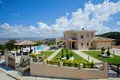 Villa de 4 dormitorios 365 m² Stroumpi, Chipre