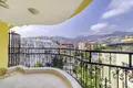 Complexe résidentiel Luxurious penthouse with a large private terrace