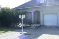 House 2 bathrooms 300 m² in Central Hungary, All countries
