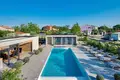Haus 5 Schlafzimmer 350 m² Vodnjan, Kroatien