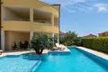 Dom 11 pokojów 750 m² Grad Rovinj, Chorwacja
