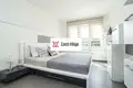 Mieszkanie 4 pokoi 79 m² Miasto Stołeczne Praga, Czechy