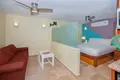 Condo z 1 sypialnią 564 m² West Bay, Honduras