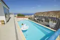 Villa de tres dormitorios 210 m² Palm Mar Arona, Španjolska