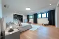 Дом 7 комнат 400 м² в Варшаве, Польша