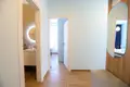 Apartamento vacacional de lujo en alquiler diario junto a la playa y con piscina en Radhima Vlora, Albania