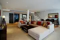 Villa mit 2 Schlafzimmern 340 m² Rawai, Thailand