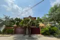 Willa 4 pokoi 224 m² w Sangkat Phsar Daeum Thkov, Kambodża