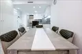 Mieszkanie 4 pokoi 153 m² Torrevieja, Hiszpania