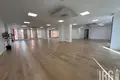 Pomieszczenie biurowe 4 pokoi 583 m² w Tirana Municipality, Albania