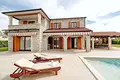 Вилла 4 спальни 185 м² Пореч, Хорватия