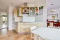Mieszkanie 3 pokoi 77 m² Warszawa, Polska