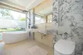 Квартира 5 спален 300 м² Си Сунтон, Таиланд