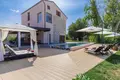 Haus 4 Schlafzimmer 240 m² Buroli, Kroatien