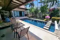 Villa mit 2 Schlafzimmern 250 m² Rawai, Thailand