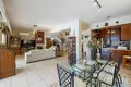 Mieszkanie 4 pokoi 299 m² Pervolia, Cypr