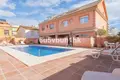 4 bedroom house 265 m² Dos Hermanas, Spain