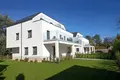 Дом 5 комнат  Wienersdorf, Австрия