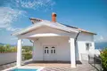 Haus 8 Schlafzimmer  Lustica, Montenegro