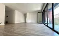 Office 4 rooms 120 m² in Tirana Municipality, Albania