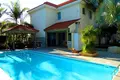 5-Schlafzimmer-Villa 375 m² Germasogeia, Zypern