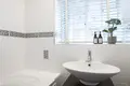 2 bedroom apartment 82 m² in London, United Kingdom