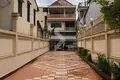 4-Zimmer-Villa  in Sangkat Chak Angrae Leu, Kambodscha