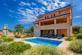 Haus 7 Schlafzimmer 433 m² Krk, Kroatien