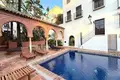 Haus 4 Schlafzimmer 396 m² Dos Hermanas, Spanien