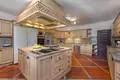 Haus 12 Schlafzimmer 1 058 m² Benahavis, Spanien