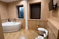 House 540 m² Uhryniv, Ukraine