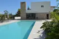 4-Schlafzimmer-Villa 615 m² Alicante, Spanien