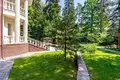 7 bedroom house 750 m² Zhukovka, Russia