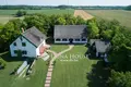 Cottage 425 m² Felsolajos, Hungary