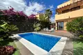 Villa de 4 dormitorios 351 m² Urbanizacion El Guincho, Španjolska