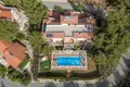 Apartment 8 bedrooms 900 m² Moniatis, Cyprus