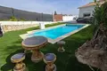 5 bedroom house 353 m² Dos Hermanas, Spain