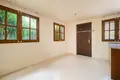 4 bedroom house 276 m² Dos Hermanas, Spain