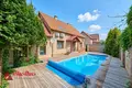 Cottage 438 m² Valiarjanava, Belarus